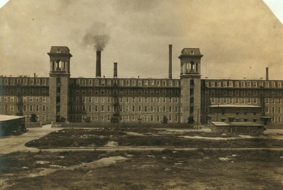 Merchants Mill, Fall River, 1916, photographed by Lewis Hine